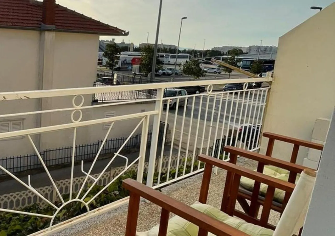 Studio Apartment Iva With Balcony Zadar