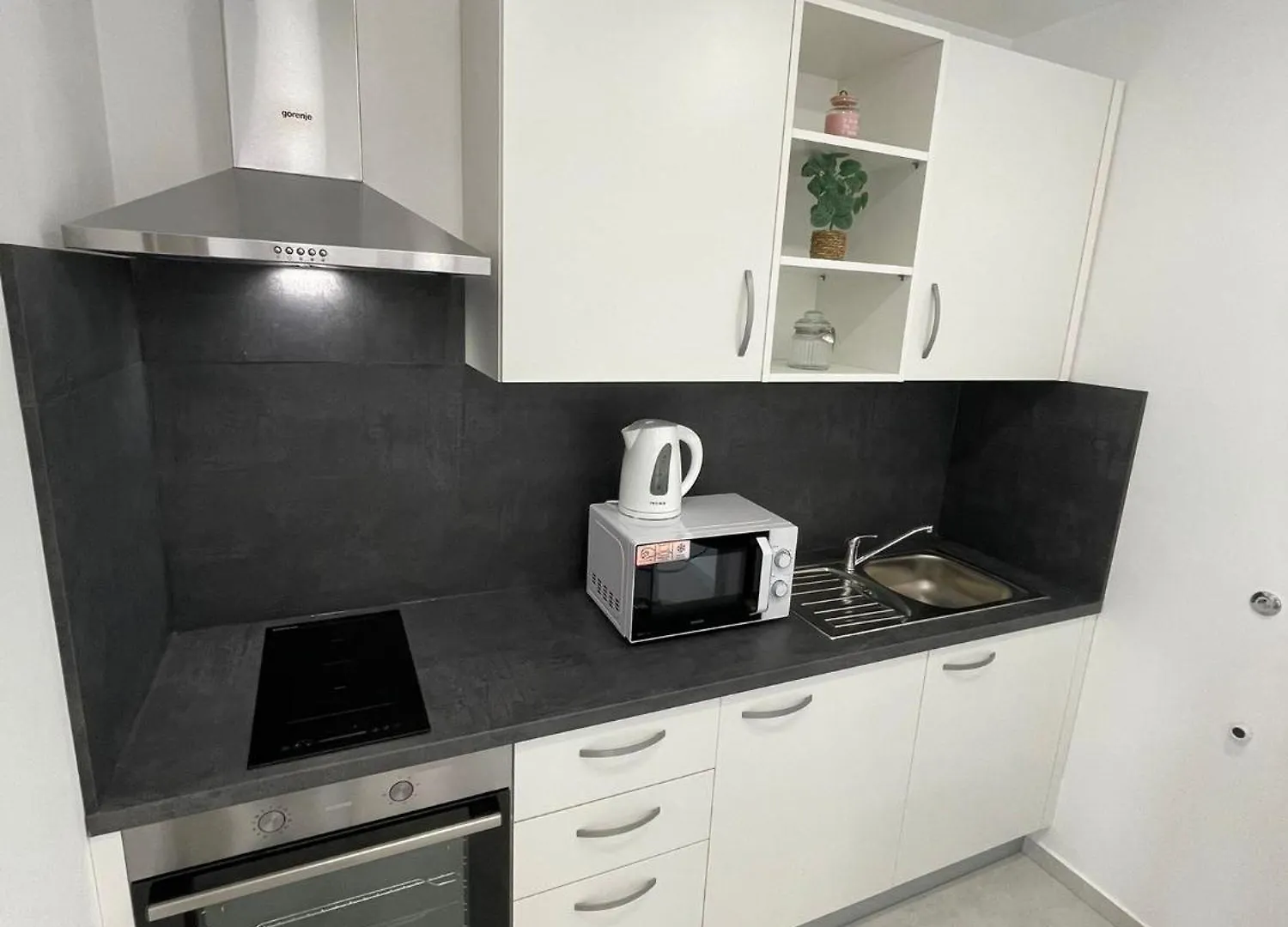 Studio Apartment Iva With Balcony Zadar