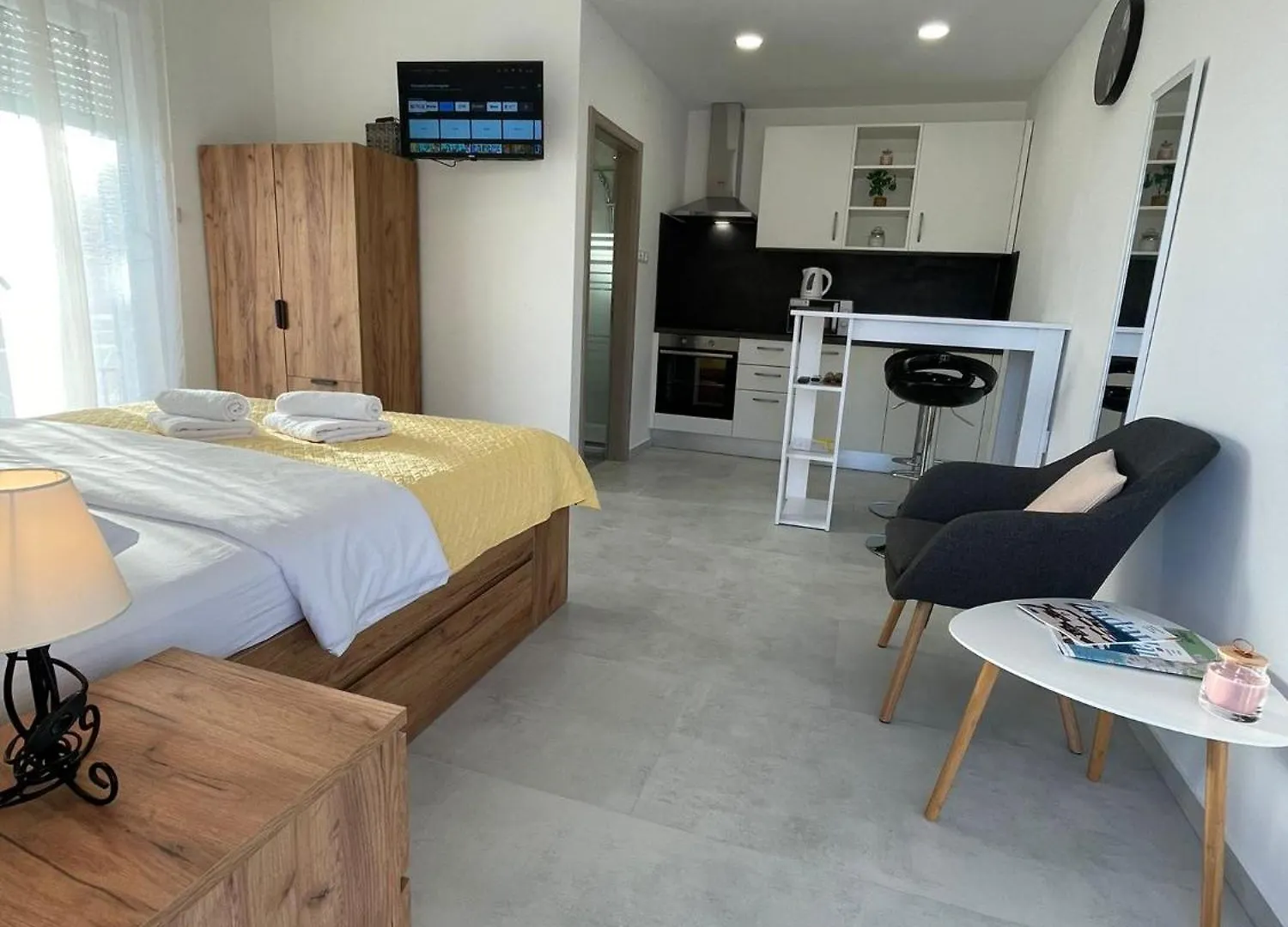 Studio Apartment Iva With Balcony Zadar