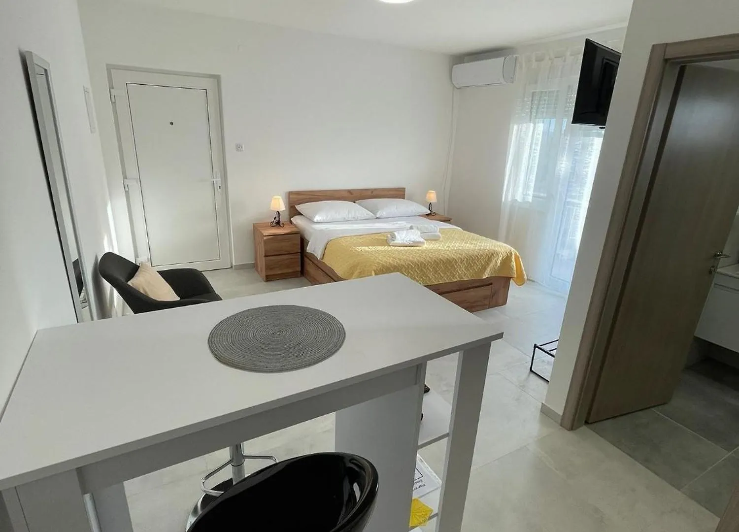 Studio Apartment Iva With Balcony Zadar