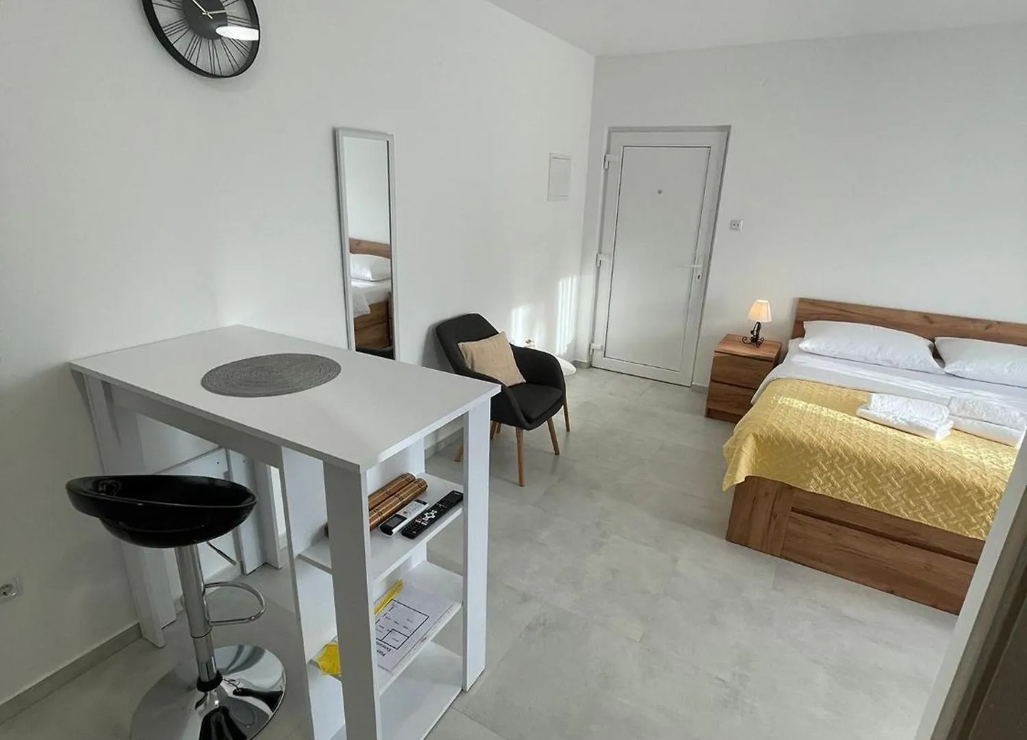 Studio Apartment Iva With Balcony Zadar